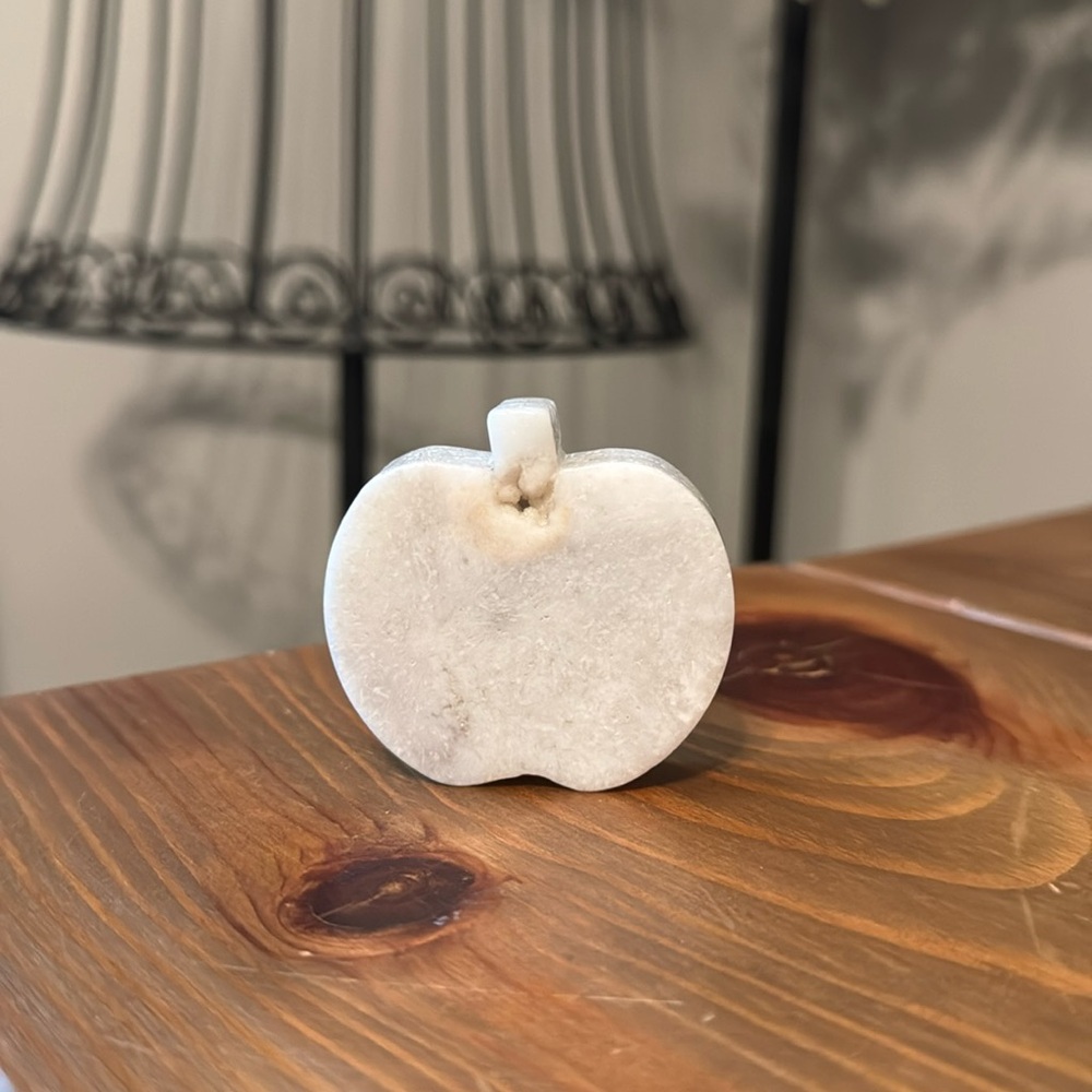Stone Quartz Stone Carved Apple - Picture 3 of 4